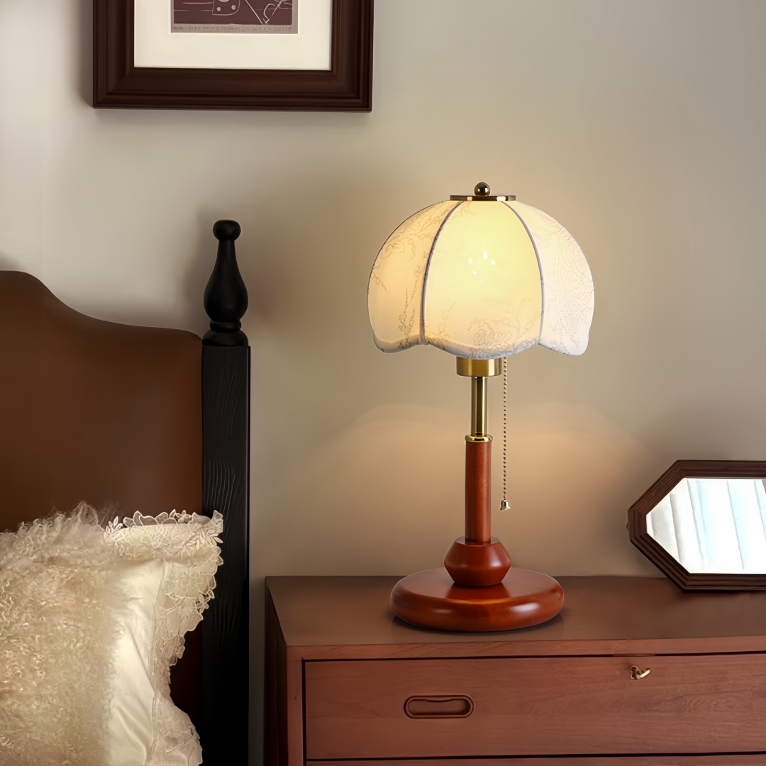 ヴィンテージスカラップドームテーブルランプ寝室ナイトスタンド - Light Switch のレビューと価格