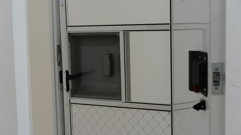 アイロー オートセーフティポイントロック ラグジュアリーモー - Door Lock のレビューと価格